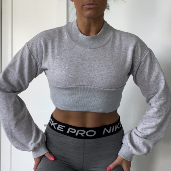 Boohoo Cropped Sweatshirt - Picture 3 of 10